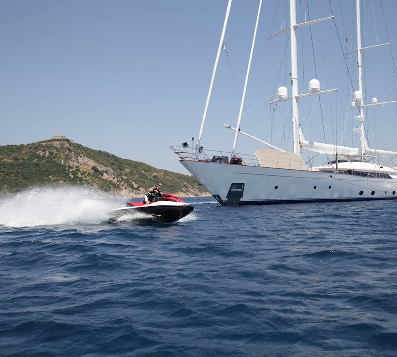 ROSEHEARTY Yacht Charter Details, Perini Navi CHARTERWORLD Luxury